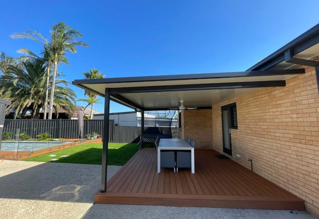 modern backyard pergola design in Wollongong by GWD Building Services